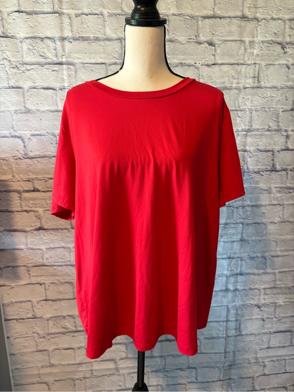 SHEIN Women's Bright Red Short Sleeve Tee